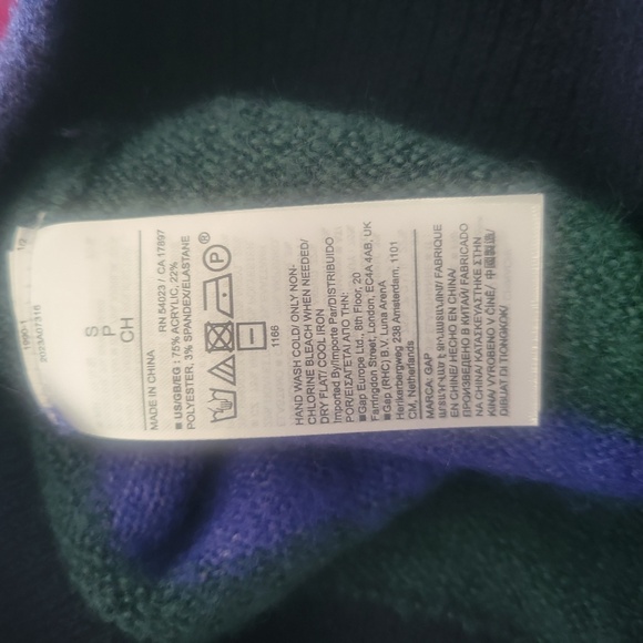 New GAP candy stripe super soft sweater - Picture 7 of 7